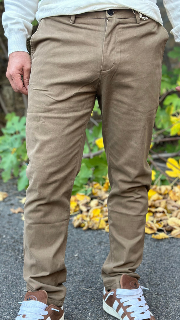 Pantaloni chinos beige scuro